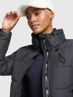 Khujo Talvitakki 'Tuba 3' -Khujo 5865cb009f81a668e0d98ad0ccb9d914