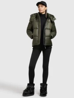 Khujo Talvitakki 'Valona' -Khujo 633ff81d13e124c20a685fb6f63902ba