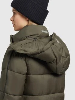 Khujo Talvitakki 'Julina' -Khujo 9ede68e07f08599f7dd7632ed1a19b56