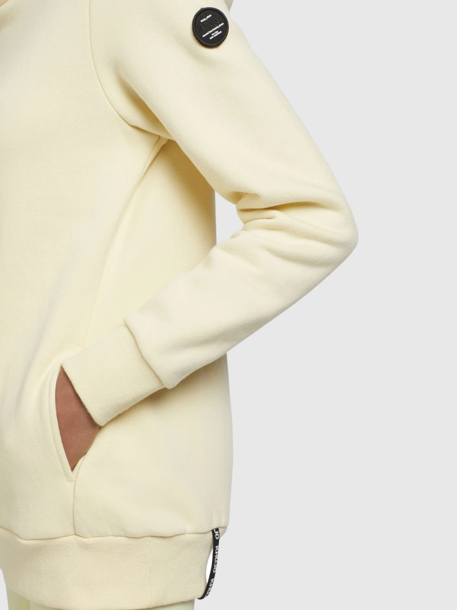 Khujo Collegepaita 'KARIMA' 3 Khujo Collegepaita 'KARIMA'